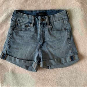 High-rise curvy shorts